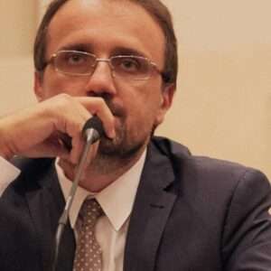 Homepage 53 Luca Nannipieri: Lavorare per l’arte richiede personalità e capacità di comunicare